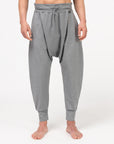 CHRONOS-Herren-Pluderhose-GREY-FRONT-VIEW-HALF-BODY